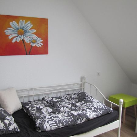 Moeblierte Dachgeschosswohnung In Ruhiger Lage Zu Vermieten Wetzlar Dış mekan fotoğraf