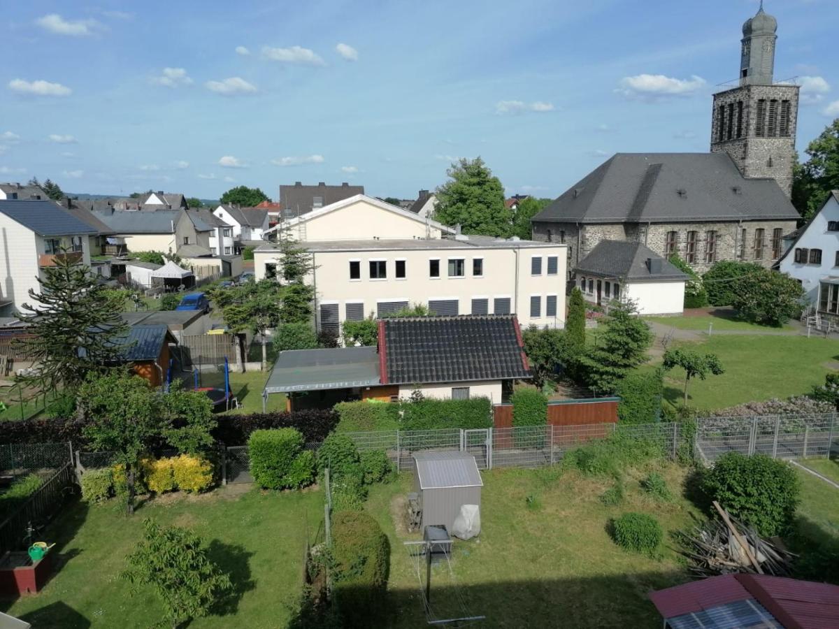 Moeblierte Dachgeschosswohnung In Ruhiger Lage Zu Vermieten Wetzlar Dış mekan fotoğraf